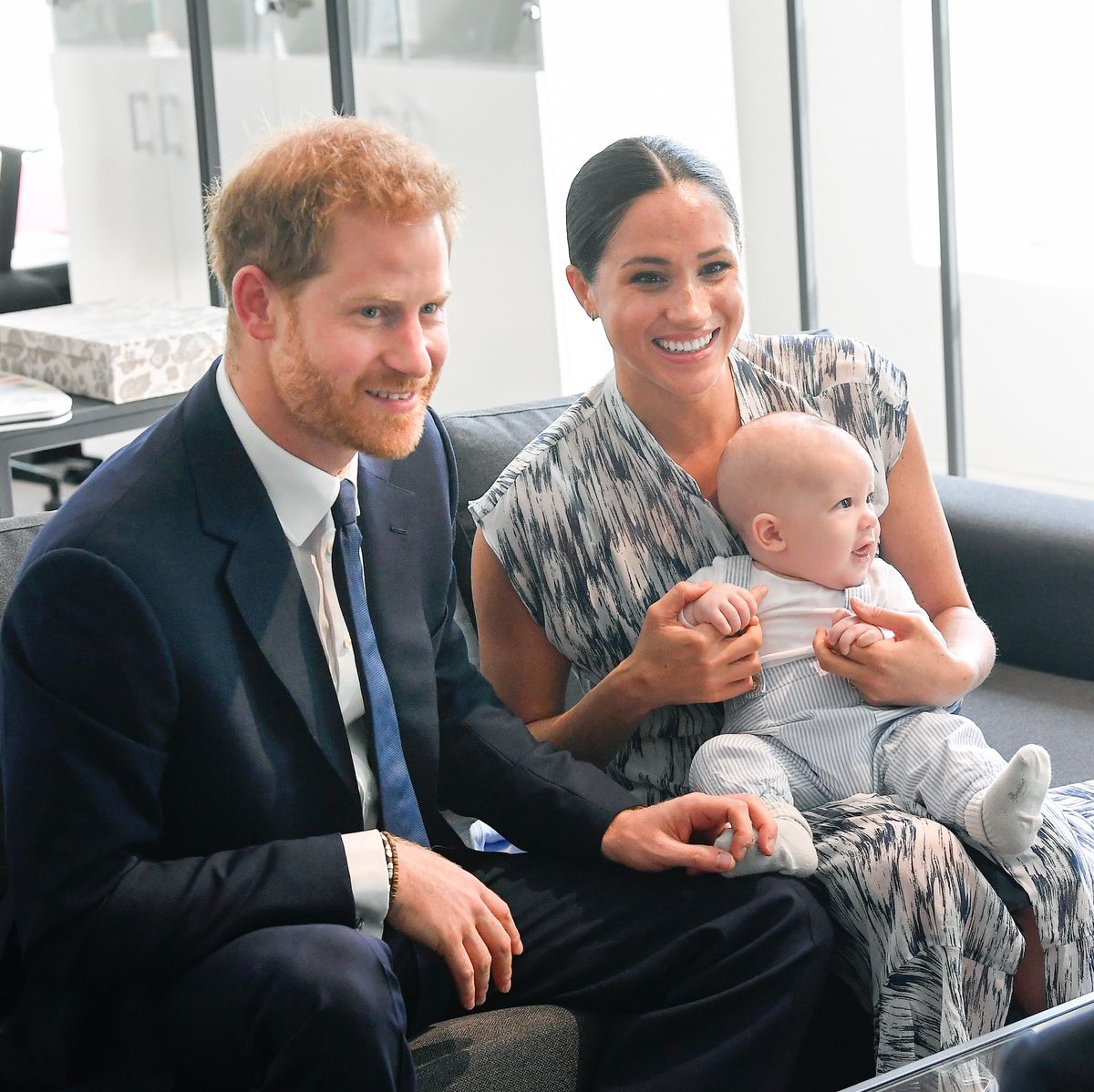 Prince Harry Says He Prioritizes Affection for Archie and Lilibet: 'Smother Them with Love'
#hotgossipnewz #parents #PrinceHarry #PrioritizesAffection #ArchieHarrison #LilibetDiana #SmotherThemwithLove #royals
hotgossipnewz.blogspot.com/2023/03/prince…