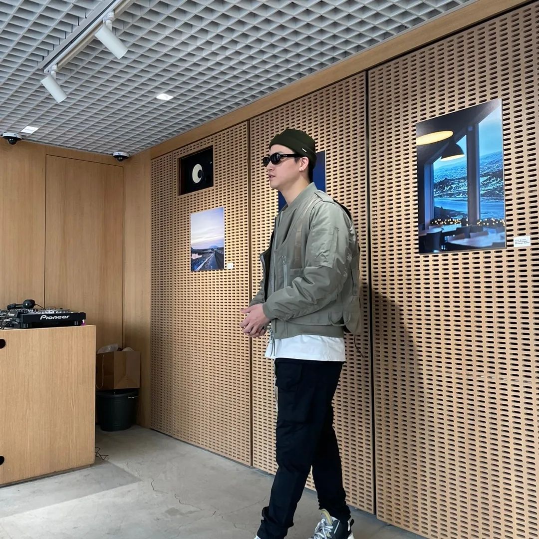 archive_Jaebeom's tweet photo. Jaebeom 😎

#JAYB #제이비 @jaybnow_hr https://t.co/c0FKdjtjJB