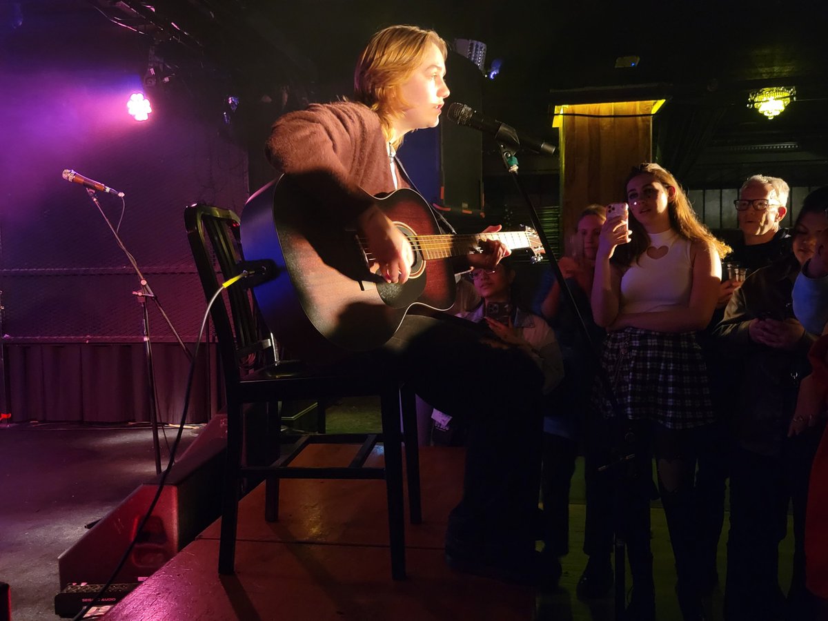 StarryDreams22's tweet photo. You were incredible tonight!!! I had a lot of fun at your show and it was so lovely to meet you! Enjoy the rest of your tour @carliehanson 💕 https://t.co/G6o6qsVOH8