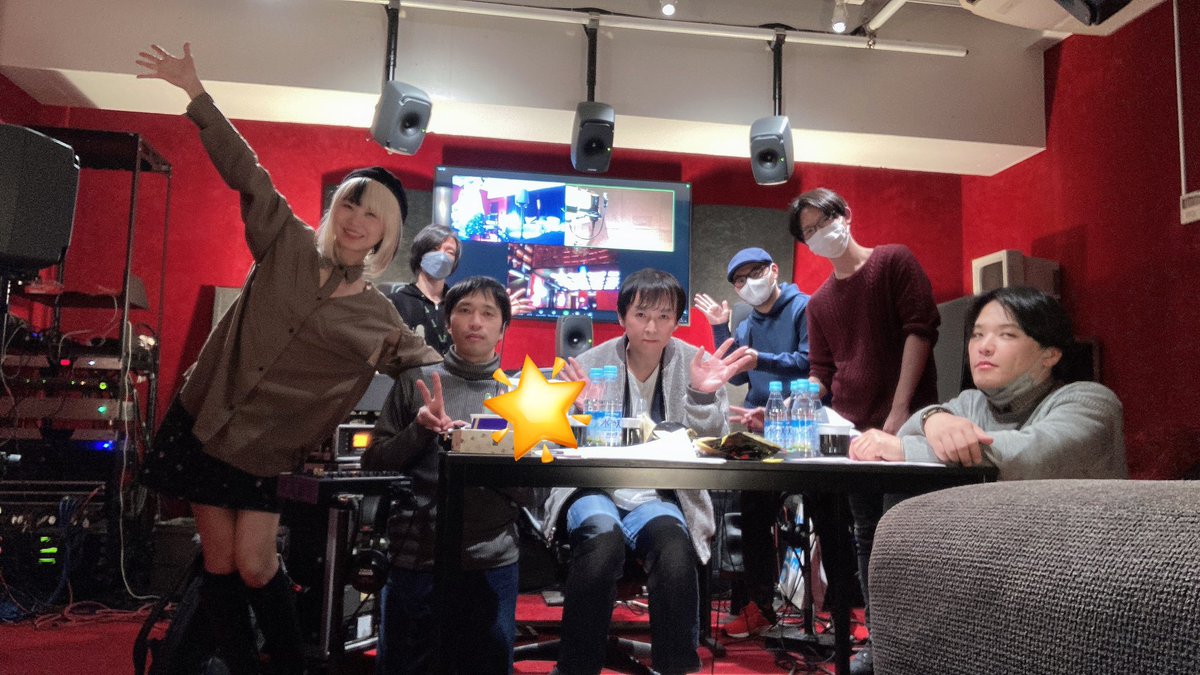 islala_official's tweet photo. 楽曲制作など大変お世話になっているPrecious Toneさんのアイララチームをご紹介☆
レコーディング後にお写真を撮らせていただきました〜♩
3/4公開となった2曲もこのチーム一丸となり仕上げております！

「Silver Star Will」
https://t.co/XePyhOO9cu

「金翼のContrail」
https://t.co/FsmVdGq4th https://t.co/K0qdJb5LWw