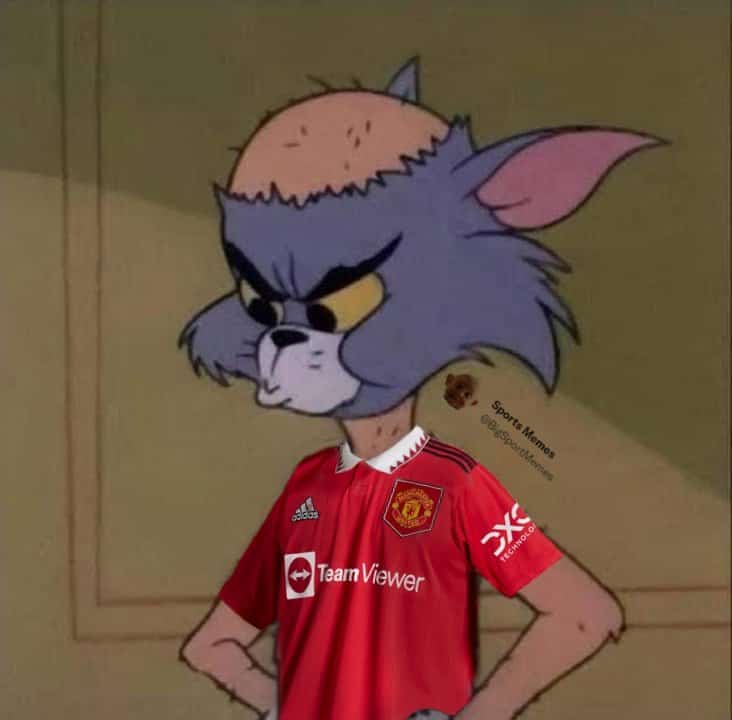Jumaallymwiguru's tweet photo. Bado Sijaiyona Manchester United Ya Kuifunga Liverpool Hata Kama Mpira Unadunda..!

Liverpool 3-1 Manchester United https://t.co/vXklugLMWo