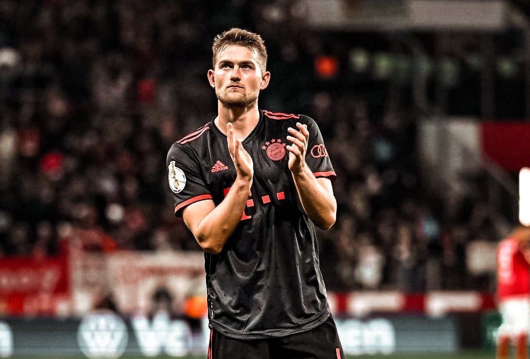 _RB1N_'s tweet photo. De Ligt war jeden Cent wert.

Jetzt schon ein absoluter Leader und gerade mal 23 Jahre alt. Was für ein Spieler wir mit ihm im Team haben.

Der beste CB der Liga. https://t.co/5JZ06fF717
