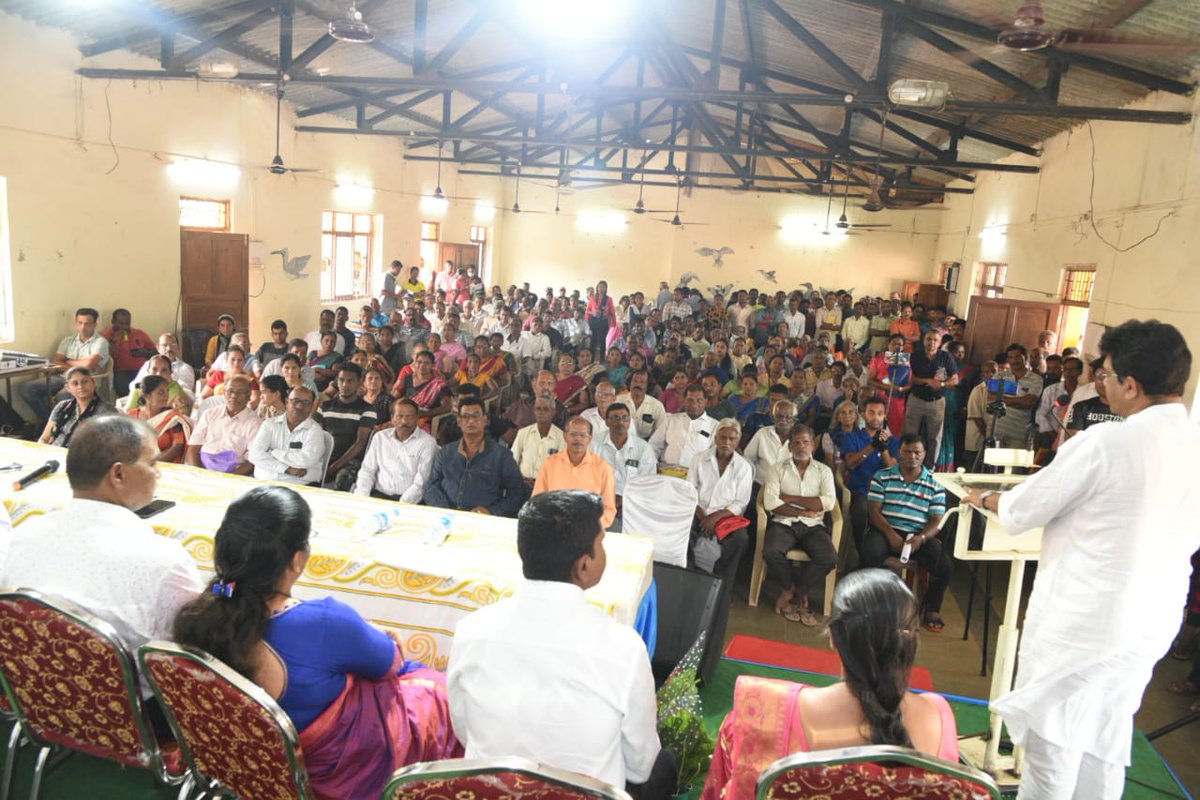 ShetSadanand's tweet photo. Attended Workshop on #TenancyRights organised by Village Panchayat of Carambolim in the presence of Cumbarjuva MLA Rajesh Phaldesai, Sarpanch of the Panchayat Kusta Salelkar, Mamlatdar of the Taluka Sanjivani Satardekar, Akshata Karapurkar and others. https://t.co/SQcQhyQDH8