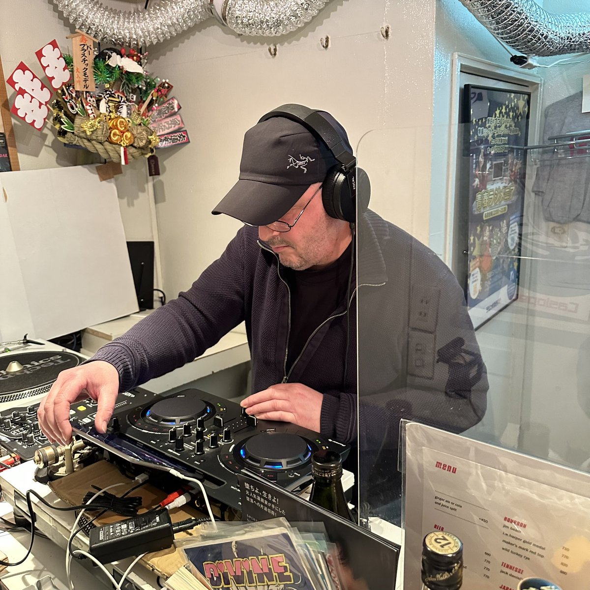 bar plastic model on Twitter "DJ Ynuxさん、始まりましたー！ AlfA/YEN Night https//m.twitch.tv