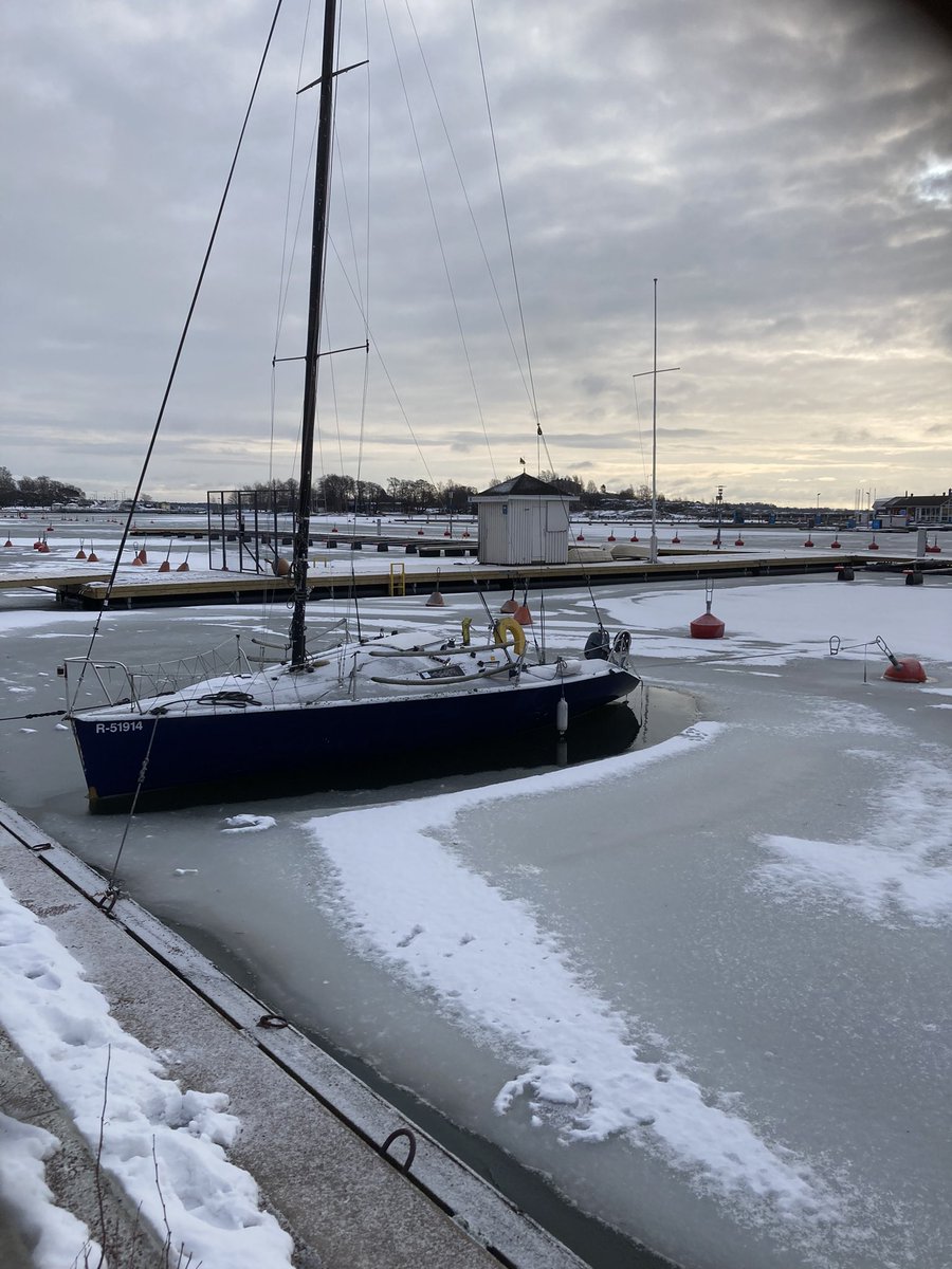 RT @BuljevicJosip: She is still trapped in the frozen Baltic. Alone all winter. Helsinki today.. https://t.co/DjMKUc0UHP