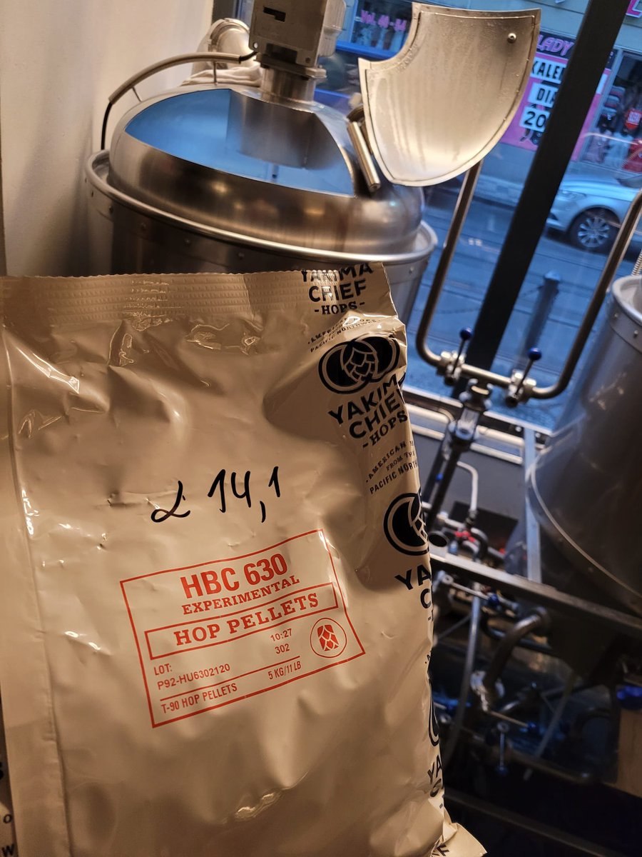 Andelskypivovar's tweet photo. “Jeden chmel dnes vládne všem, jeden jim všem káže…” Začíná cesta k nové várce Single hop - Single malt. Unikátní experimentální chmel v akci. #varime #single #andelskypivovar https://t.co/hxNY3oX56h
