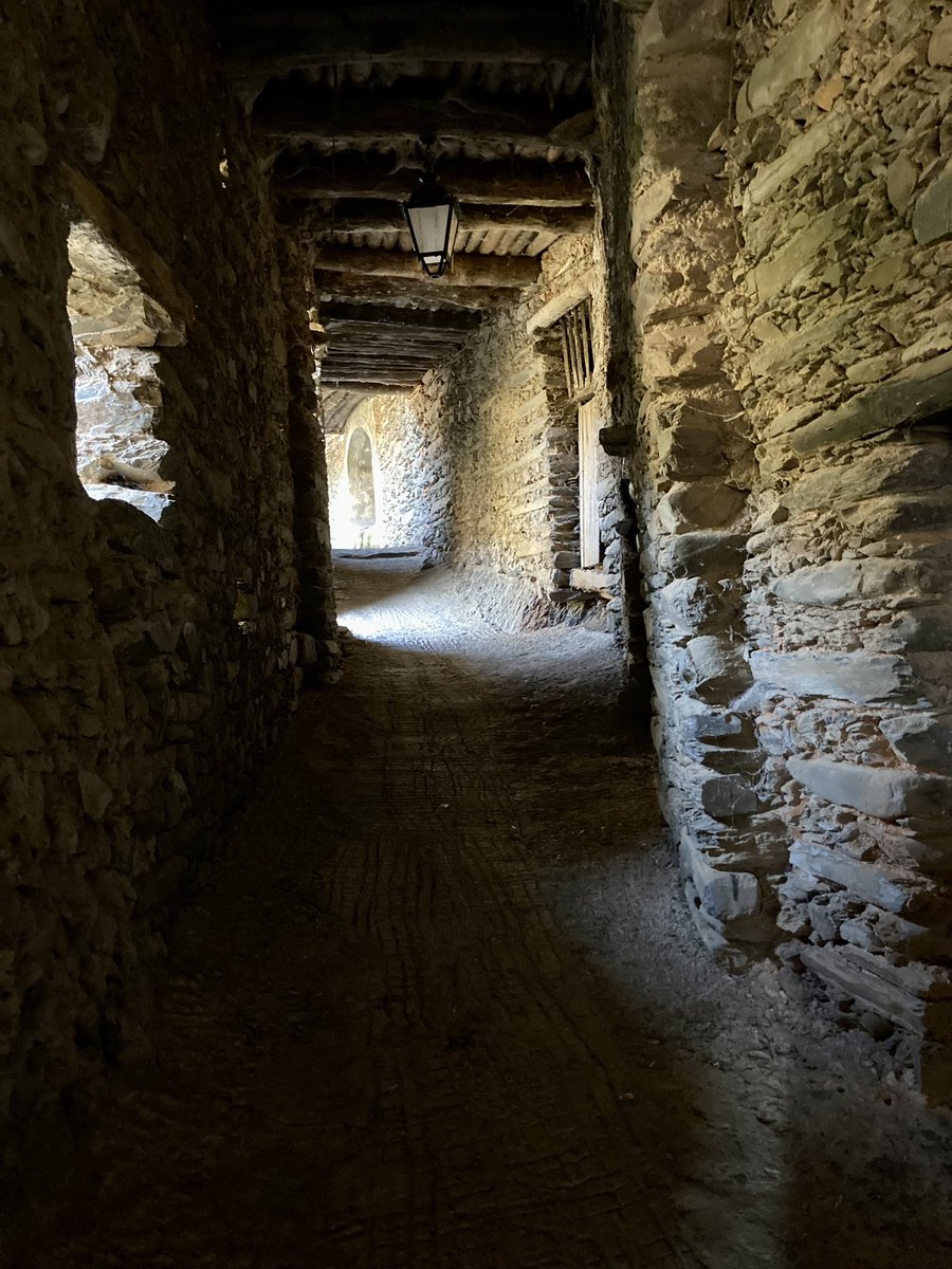 teresalasom's tweet image. Rincones especiales y mágicos #RobledillodeGata #SierradeGata