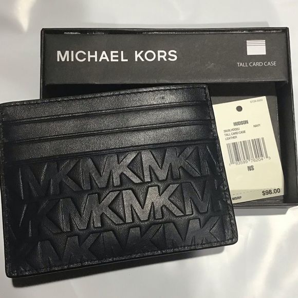 olsenlaura55's tweet photo. So good I had to share! Check out all the items I'm loving on @Poshmarkapp from @Harleyjoseph16 #poshmark #fashion #style #shopmycloset #michaelkors: https://t.co/KMwxmzl8DP https://t.co/8VlcjDBFYZ