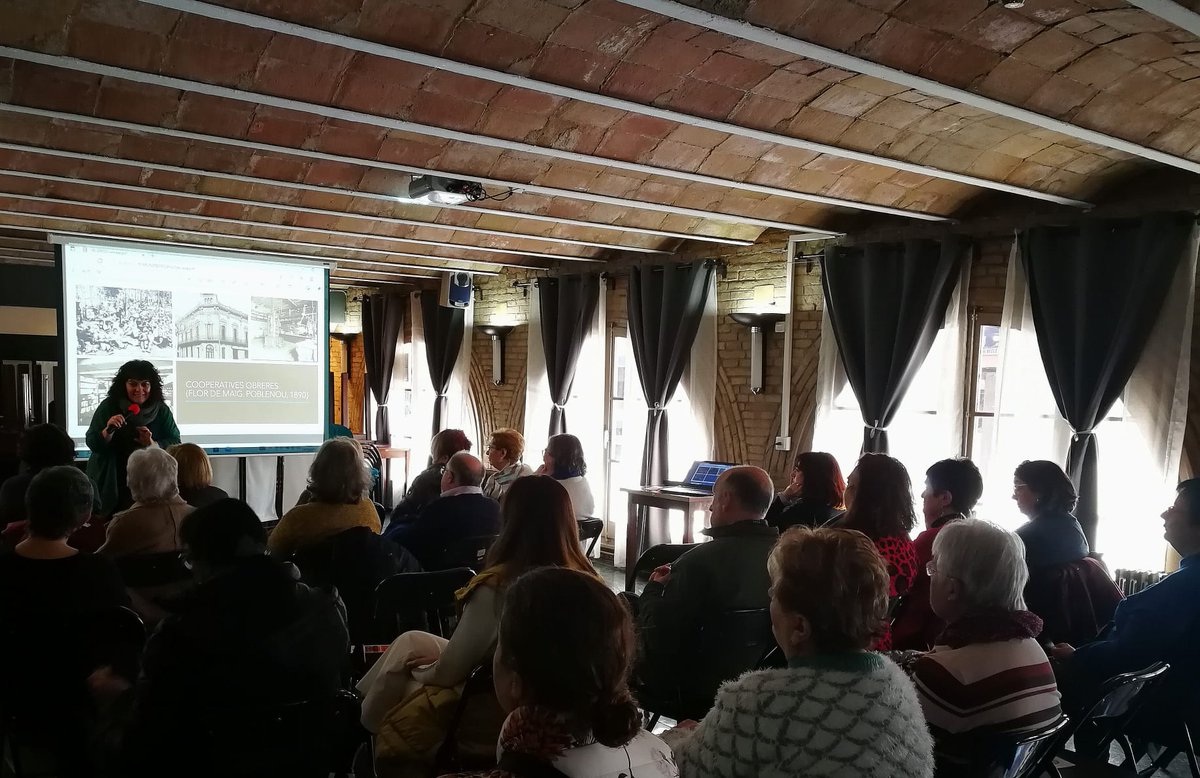 SabateMarin's tweet image. Ahir al matí vaig tenir el goig de parlar de la #Barcelonamodernista i revolucionària a partir d&apos;#Elveldeladeessa. Gràcies al @casinoaliancap9 del #Poblenou per acollir-me tan bé i, com sempre, mil gràcies als meus estimats @EtceteraLLibres per tot i per tant. Sou grans 💜