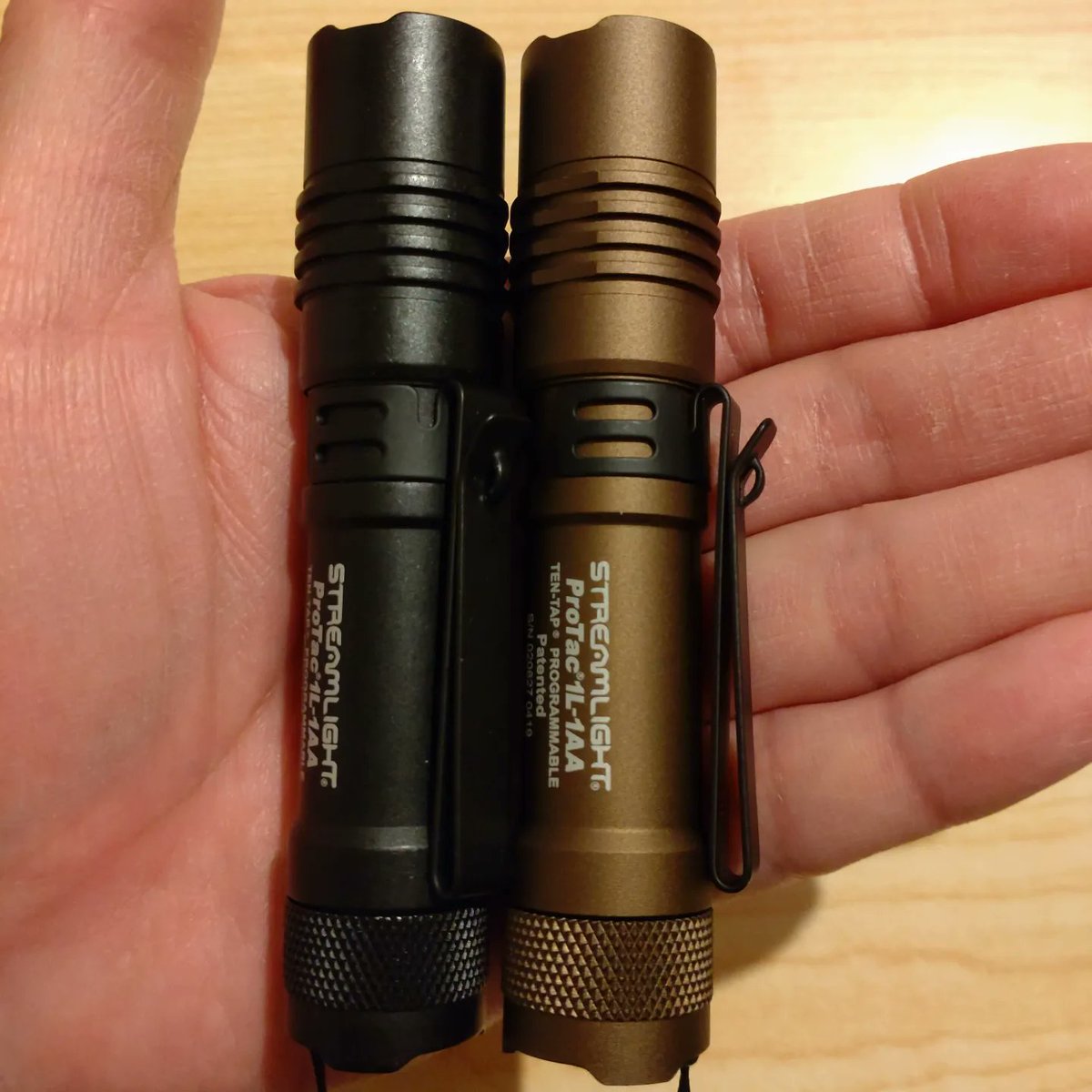 RyXJSg8V1eZ7mfP's tweet image. STREAMLIGHT PROTAC 1L-1AA BK&amp;amp;CT

個人的にはカスタム機を除いたら一番好きなライトかもしれません。

#STREAMLIGHT
#PROTAC
#1L1AA
#Flashlight