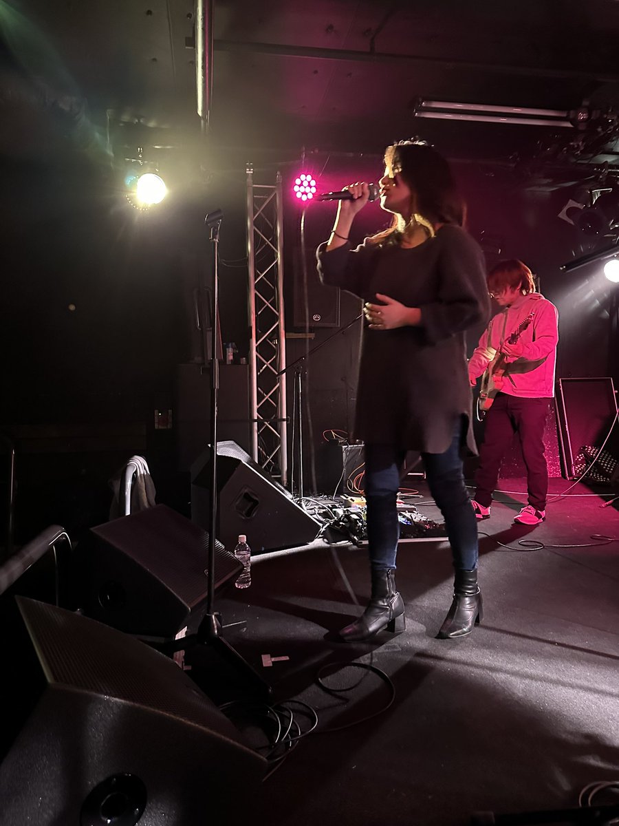 NodeGrow's tweet photo. サウンドライブしまねリハ中です、ヤマハのモニターCHR 12Mのデモ機のお試しボーカルに使いましたよ、なかなか良い感じでした
#サウンドライブしまね
#yawrollpitch
#ヤマハ
#CHR12M https://t.co/s2aiijaMhJ