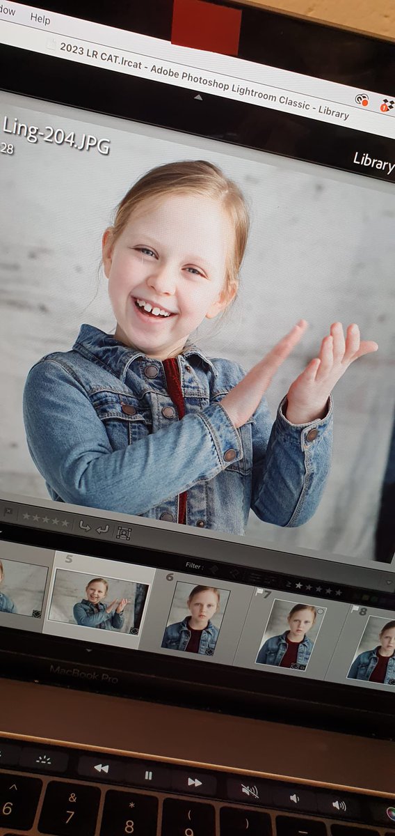 AliceEloiseLing's tweet photo. Some funny outtakes from our photoshoot with @apwildingphoto A very fun morning. #outtakes #headshots #apwilding #childactor #aliceeloiseling https://t.co/jszQIIxB5i
