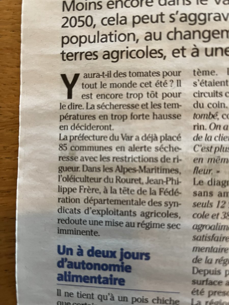 u6239's tweet photo. shortages in France and soon it will be  tomatoes #TodaysNewspaper #NotBrexit #WeatherToDry https://t.co/Jp2y0JIBVX