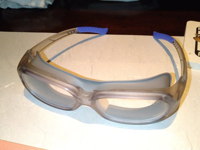 今年から使い始めたミドリ安全のゴーグル。でもちょっと私には微妙に合わないかも。やはり昨年まで使っていた別のミドリ安全のゴーグルが良いかなあ? 