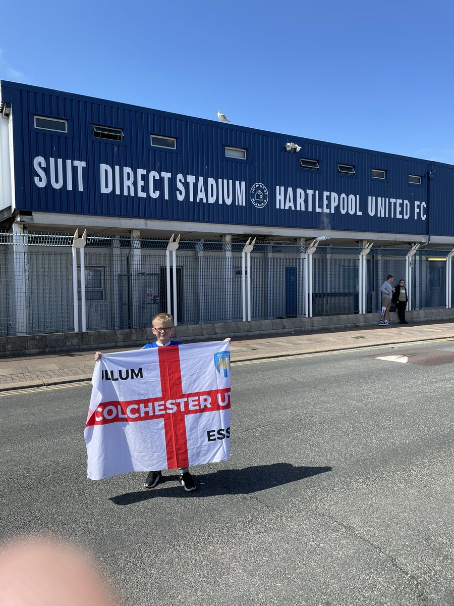 Tonycllm77's tweet image. When attending the @officialbantams vs @ColU_Official game yesterday when entering the ground the stewards took Harrison flag off him due to not allowed. At the end we was advised it had been lost. It had full teams sign on it and Harrison is devastated. Could anyone help #ColU