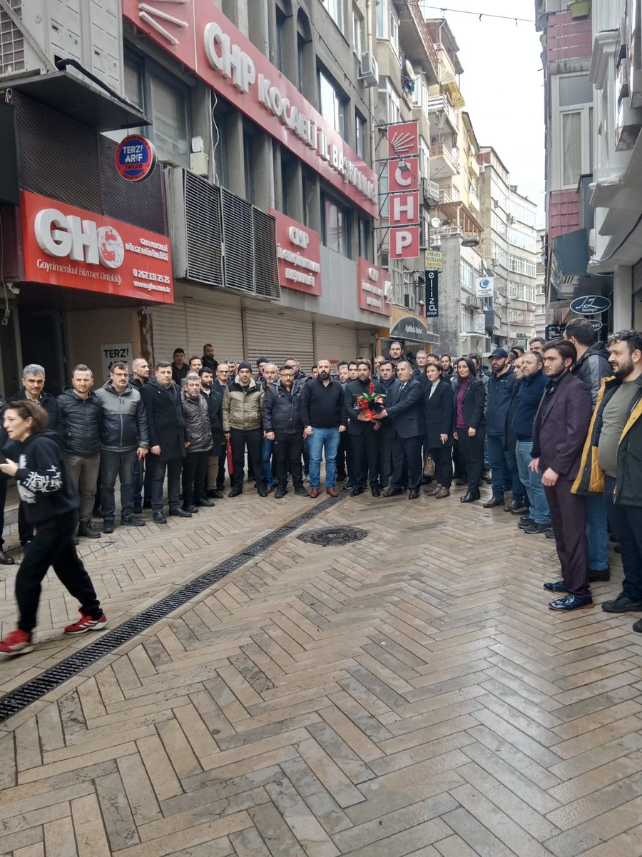 Bugün Koceli -Sakarya il ve ilçe  Staj ve Çıraklık Platform Başkanları-Yönetici ve Arkadaşlarla birlikte <a href="/herkesicinCHP/">CHP 🇹🇷</a>  <a href="/chpkocaeliil/">CHP Kocaeli İl Başkanlığı</a>   ziyaret ettik.Destekleri için İl başkanımız a Teşekkürler.  #StajyerBursadaTekYürek