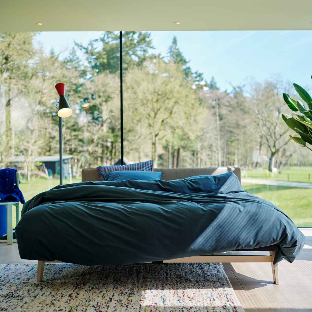 SleepingPlazaae's tweet image. أناقة تلامس البساطة في سرير Original من علامة Auping. خطوط بارزة، وتصميم أنيق، ومجموعة من الخيارات التي تناسب أسلوبك الخاص وراحتك المطلقة. اكتشف الفرق مع علامة Auping اليوم. راسلنا عبر DM لمعرفة المزيد!

#sleepingplazauae #sleepexperts #sleepingplaza