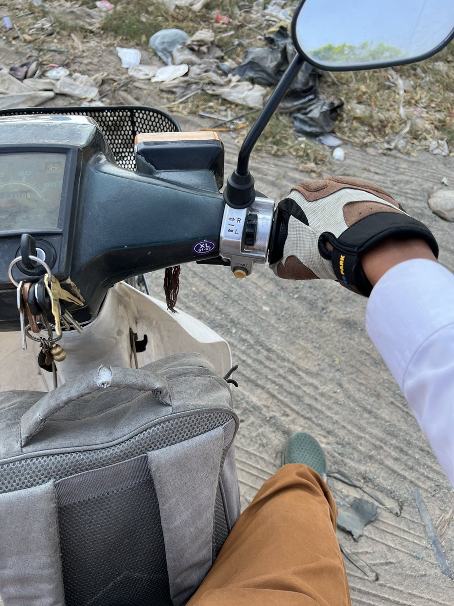 TilyneLim's tweet image. My Sunday plan: ព្រឹកបង្រៀន ថ្ងៃរសៀលadventureដើររកគោ
ភ្នំពេញ ➡️ ច្បារមន ១ម៉ោង២០នាទីគត់ 🏍️

#phnompenh #chbarmon #ដើររកគោ