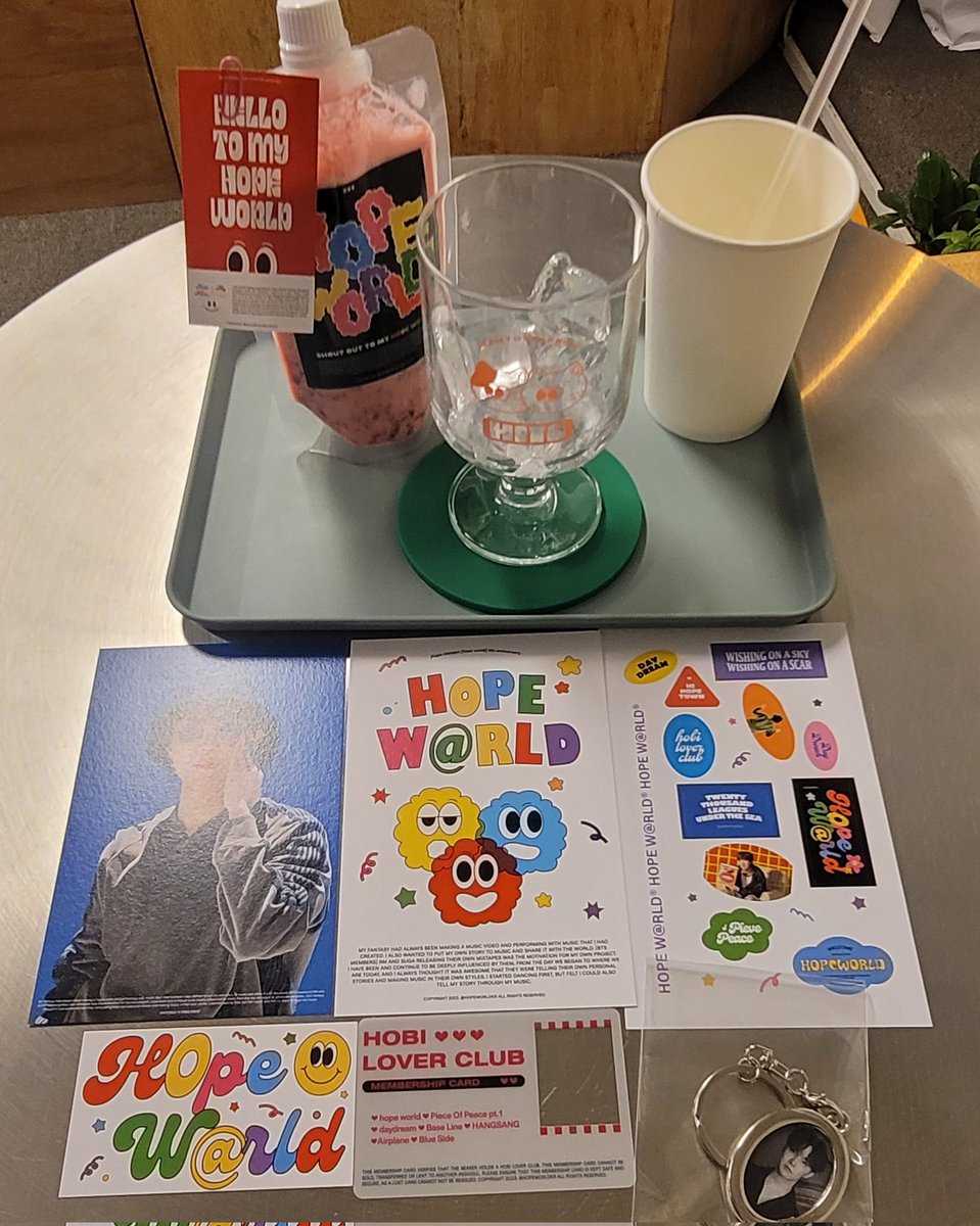 treeaRMy0912's tweet photo. 홉이 만큼이나 힙한 카페
요즘 너때문에 울고웃는 나날을 보내는중
너의 취향이 곧 나의  취향
뿌이뿌이  - 

#홉월드5주년ㅊㅋㅊㅋ
@hopeworldkr #h0pew0rldforJ https://t.co/SOCkMXsFI8