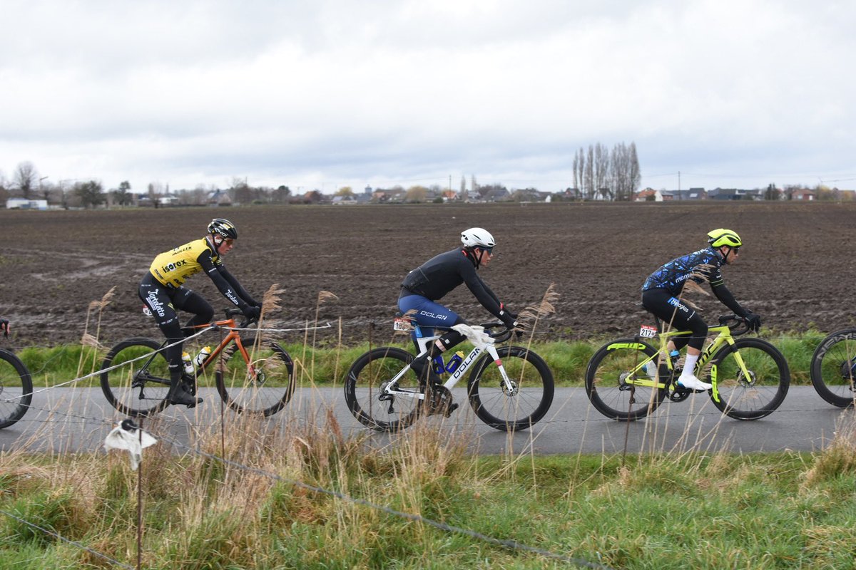 At last, an opportunity to say hello from <a href="/gpmonsere/">MASELIS - G.P. Monseré #VANRSL</a> . It’s been hectic trying to get around the course, so nice to have a bit of a breather between laps. Currently a small breakaway and our riders are all mixed within the bunch. Josh Whitehead was DNS due to illness