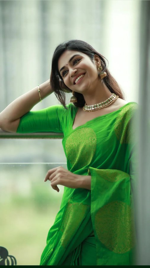 Fqc_9-eaAAA8hlD?format=jpg&name=900x900