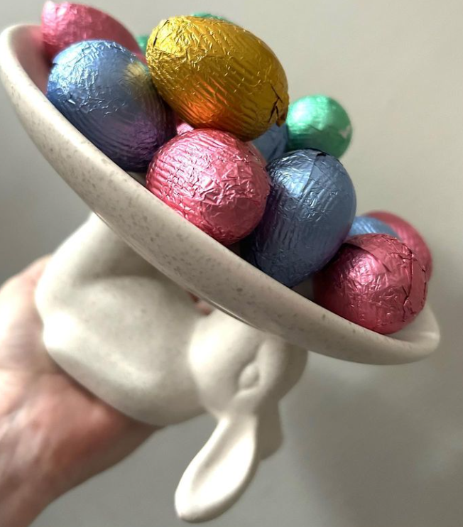 ClarehallP's tweet photo. Everyone's favourite bunny cake stand is BACK! 🐰💖
These are hopping into your baskets fast, so be quick!
Easter cake stand - ��4

📷 @foodiefindsuk

#Dealz #DealzIreland #clarehallretailpark #dublin #clarehall https://t.co/InSOM28gQG