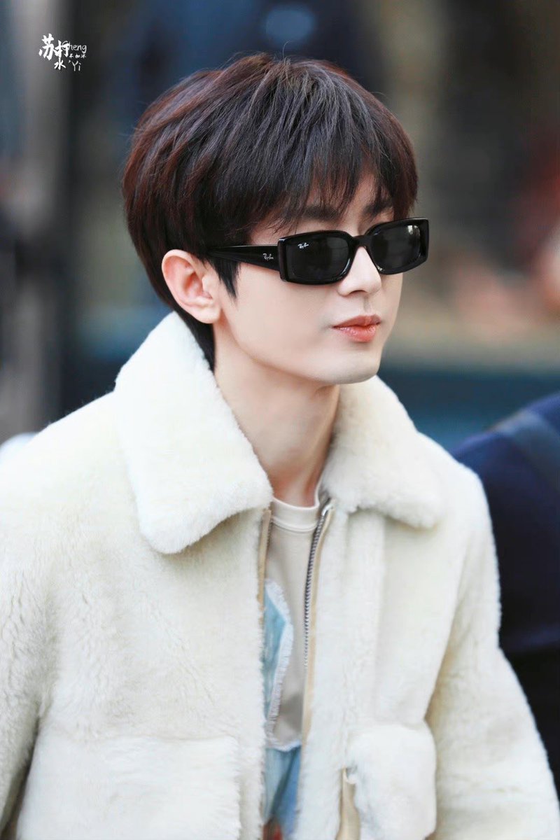 yytz0517's tweet photo. I'm outside but I'll do what I can for you ee 💚💚💚💚

CHENGYI FOR LANVIN
#ChengyixLanvinFW23 #ChengYi https://t.co/0klknRh9qe