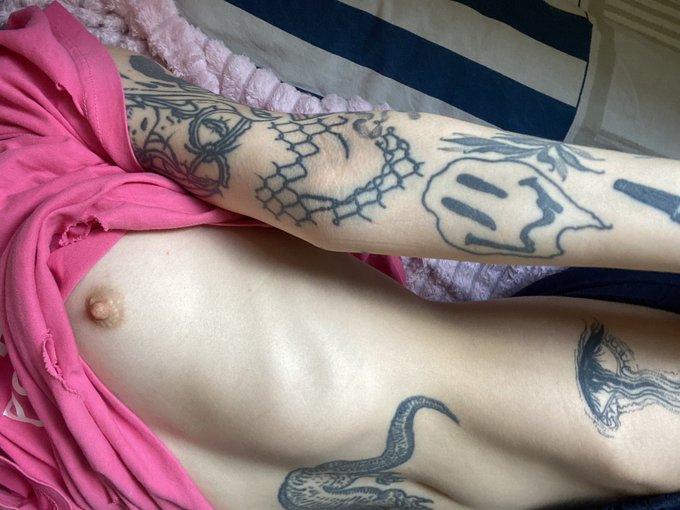 Я опять уснула в одежде .. Ужасное чувство просыпаться утром когда все везде тянет 😩 https://t.co/fc<a href="/tag/%D0%BD%D1%8E%D0%B4%D1%81%D0%BE%D1%87%D0%B5%D1%82%D0%B2%D0%B5%D1%80%D0%B3"class="tags"><span>#нюдсочетверг</span></a>