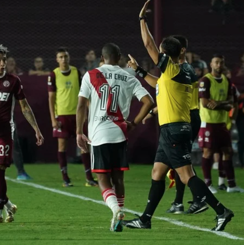 Siempre que gana Riber es con ayudín y polémica. Que triste...