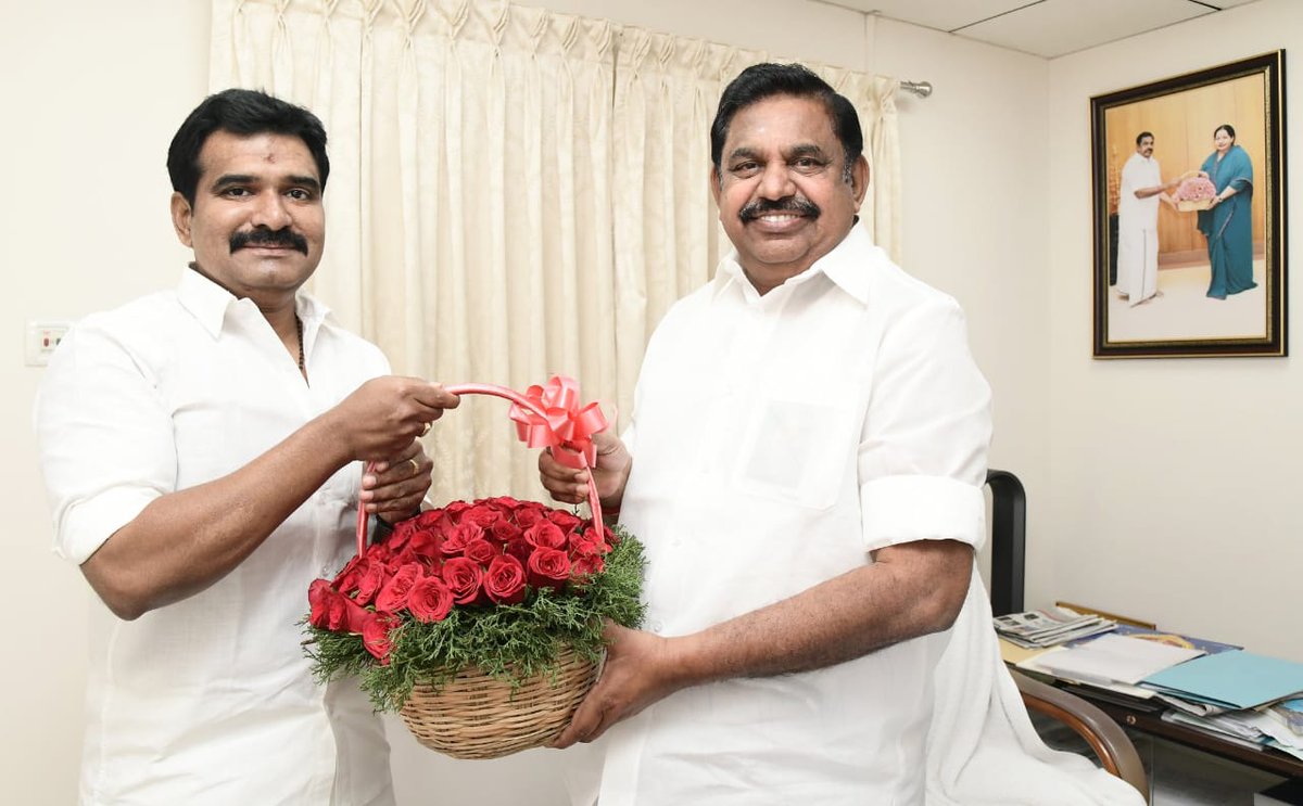 AnotheCommonMan's tweet photo. They said BJP will eat up ADMK. #EPS is incompetent leader. One will see the downfall of ADMK from now on bla bla...
Madurai BJP ex leader Dr.Saravanan quit BJP and has joined ADMK..Now BJP TN States's IT Wing secretary CTR has quit BJP for ADMK.
#ManWithThePlan right here... https://t.co/DRLrwUluTu