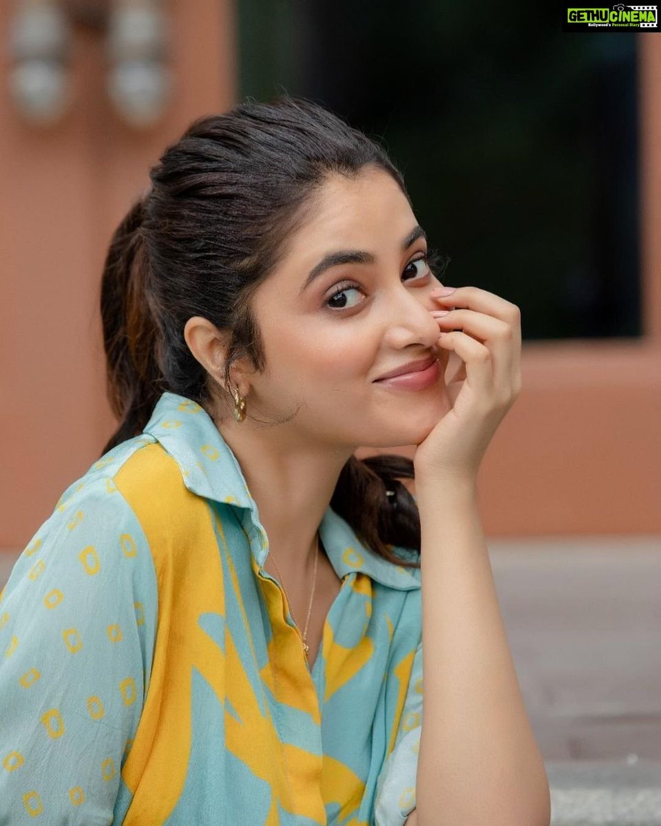 ninguhk05's tweet photo. @priyankaamohan @priyankaamohan 😍❤ https://t.co/rm38g1cZKl