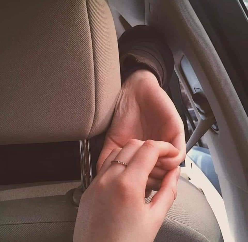 ml_e11's tweet photo. جميعنا نستحق شخصا يقول." يمكننا اصلاح هذا، لا يمكنني ان اخسرك ، لن اتخلى ."♥️ https://t.co/KeKcXShLF1