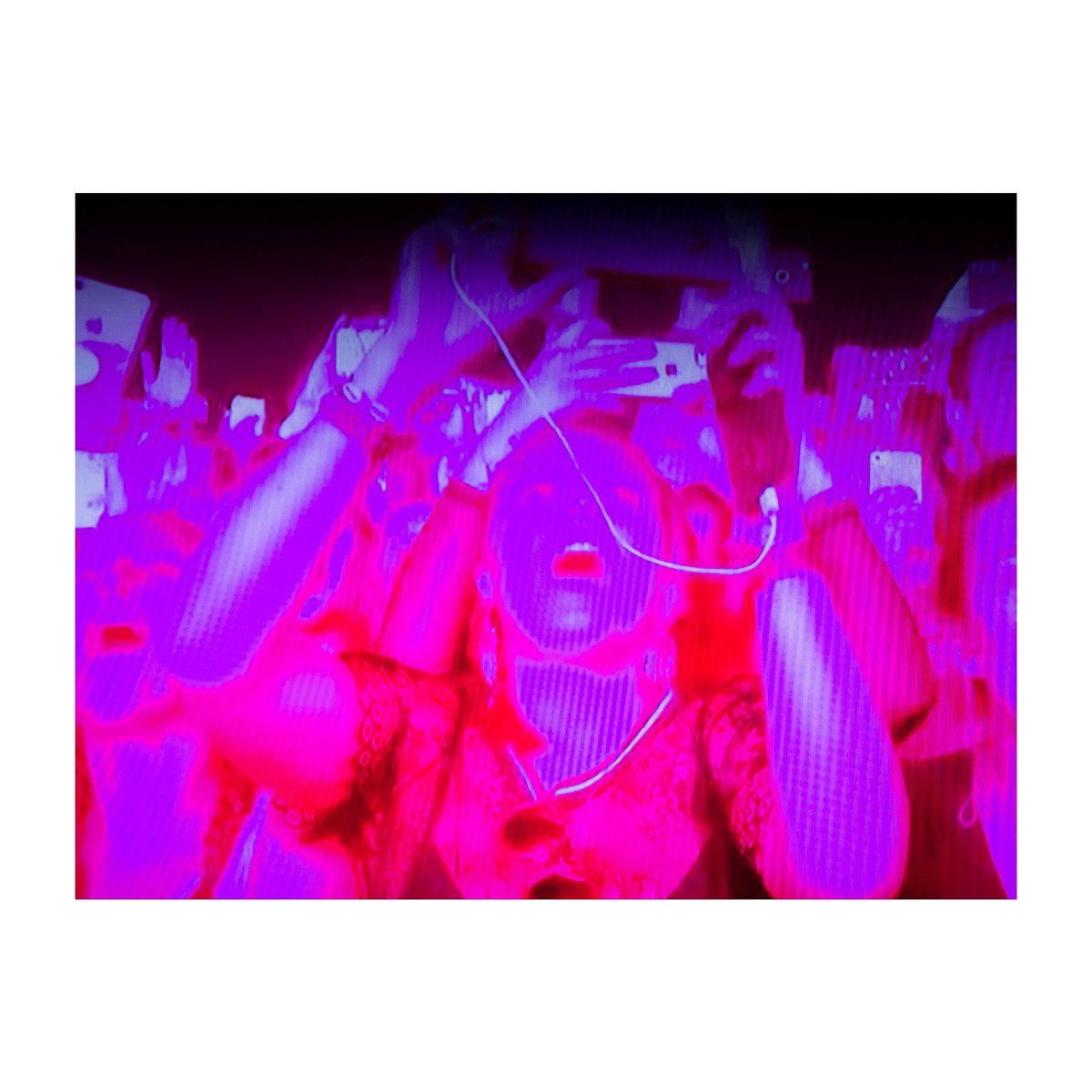 FRANCOISELERUS2's tweet photo. Carnaval digital, suite de la série. #techno
#technofanart
#photographyart #tvshot #francoiselerusse #dansedevanttatv https://t.co/VeGsprJjHP