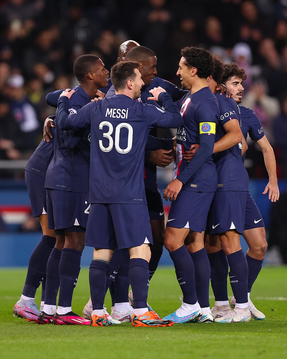 PSG_inside's tweet photo. 𝗦𝘂𝗽𝗽𝗼𝗿𝘁𝗿𝗶𝗰𝗲𝘀, 𝘀𝘂𝗽𝗽𝗼𝗿𝘁𝗲𝗿𝘀 du Paris Saint-Germain, 𝒃𝒐𝒏𝒋𝒐𝒖𝒓 ! 👋❤️💙 https://t.co/FJhCbDcL0r