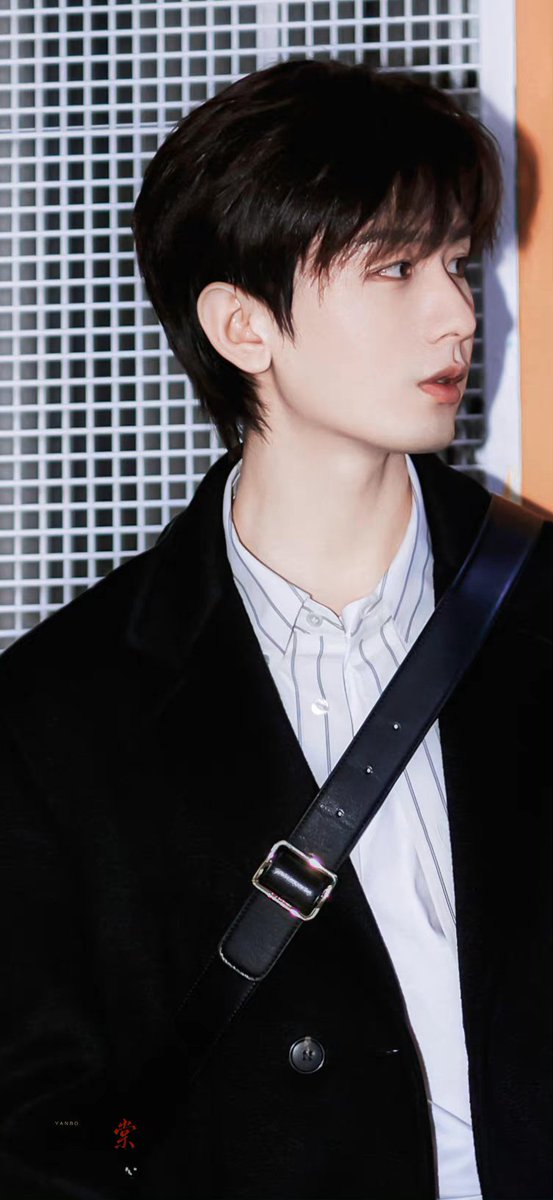 Angie_5777's tweet photo. 成毅，你是微风，是晚霞，是心跳，是无可替代。 
paris fashion week @Lanvin
CHENGYI FOR LANVIN
#ChengYixLanvinFW23 https://t.co/ittCbvJD5f