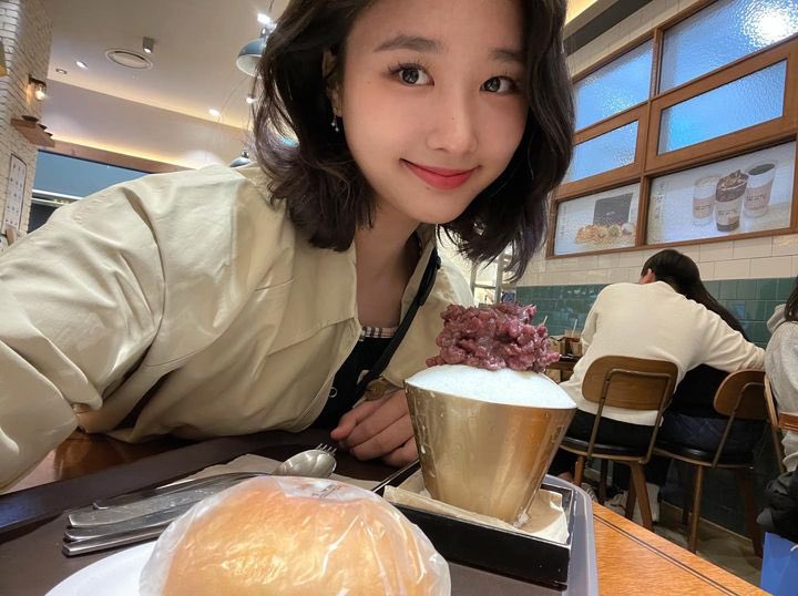 HotIssueBR's tweet photo. #BINGRAM | Atualização da YEBIN no IG.

“🧸💛”

#YEBIN #예빈 

(1/2) https://t.co/j9HvGHNbcH