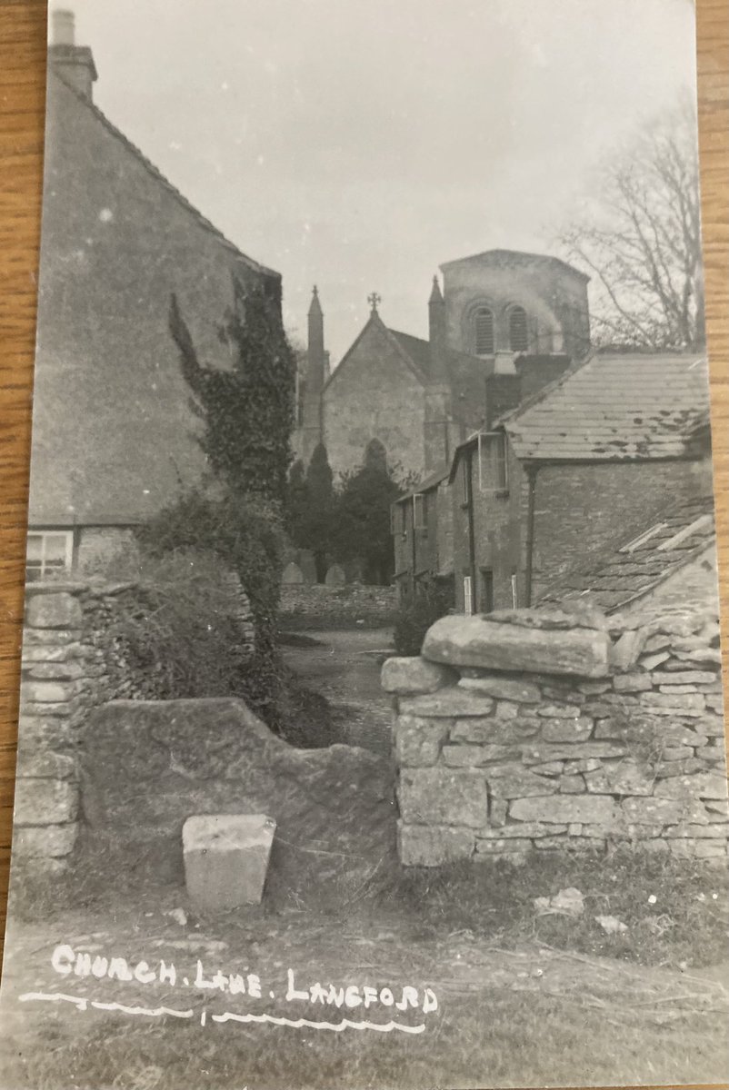 ceadela's tweet photo. @LakesStiles @LordOrk @tismenic70 @Soapy_Wit_Tank @LansdellMum @ProjectWHYUK @RuthRendell1 @tutty352 @WindowsLake @Yeti98_ @CharlesBewley2 Found my collection of 1920s postcards of Oxon/Glos churches and spent a happy hour checking for gates
One good stile, on approach to Saxon church at Langford #SundayStiles https://t.co/XgzpUt1qGq