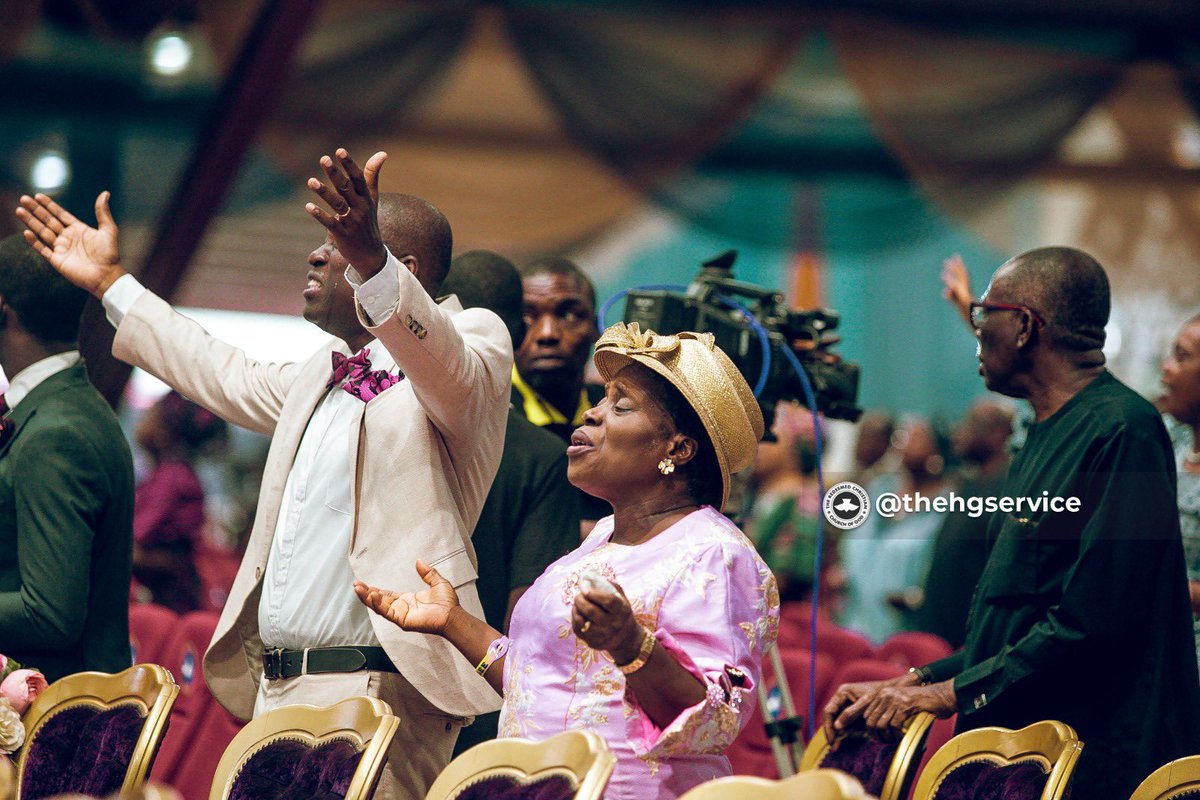 TheHGService's tweet image. 🎶🎶🎶
We give You all the glory
We worship You, our Lord
You are worthy to be praised

- @Rccgpraiseteam1 

Thanksgiving Service 
Special Holy Ghost Service 2023
#GodOfBreakthroughs