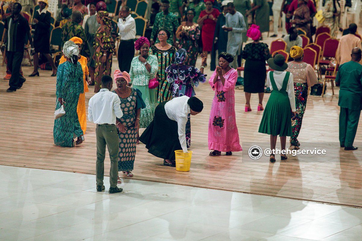TheHGService's tweet image. Psalm 20: 1-5

I'd like you to give God an offering to be remembered, as we conclude  the Special Holy Ghost Service with this Thanksgiving Service. 

- Pastor Ayo Adeloye 

Thanksgiving Service 
Special Holy Ghost Service 2023
#GodOfBreakthroughs