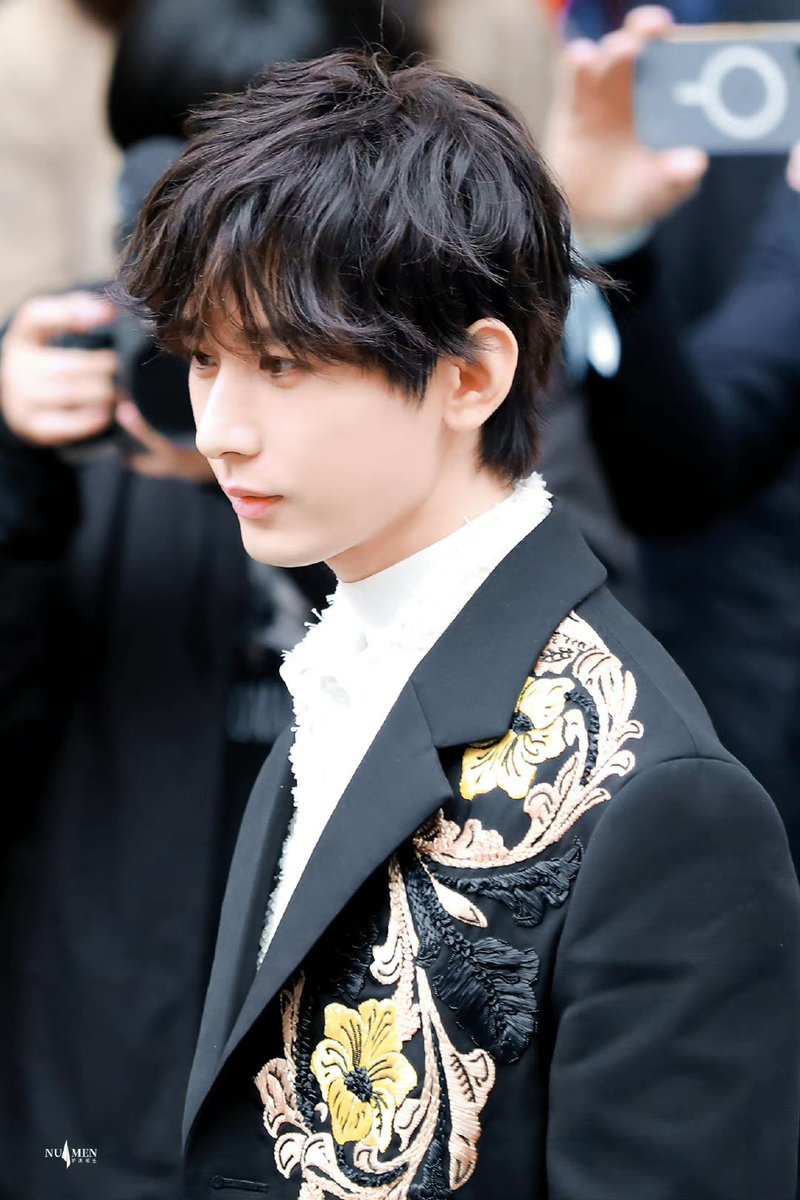 poppy1990517's tweet photo. 是王子来古堡工作
paris fashion week @Lanvin
CHENGYI FOR LANVIN
#ChengYixLanvinFW23 https://t.co/DTTLVfUCMt