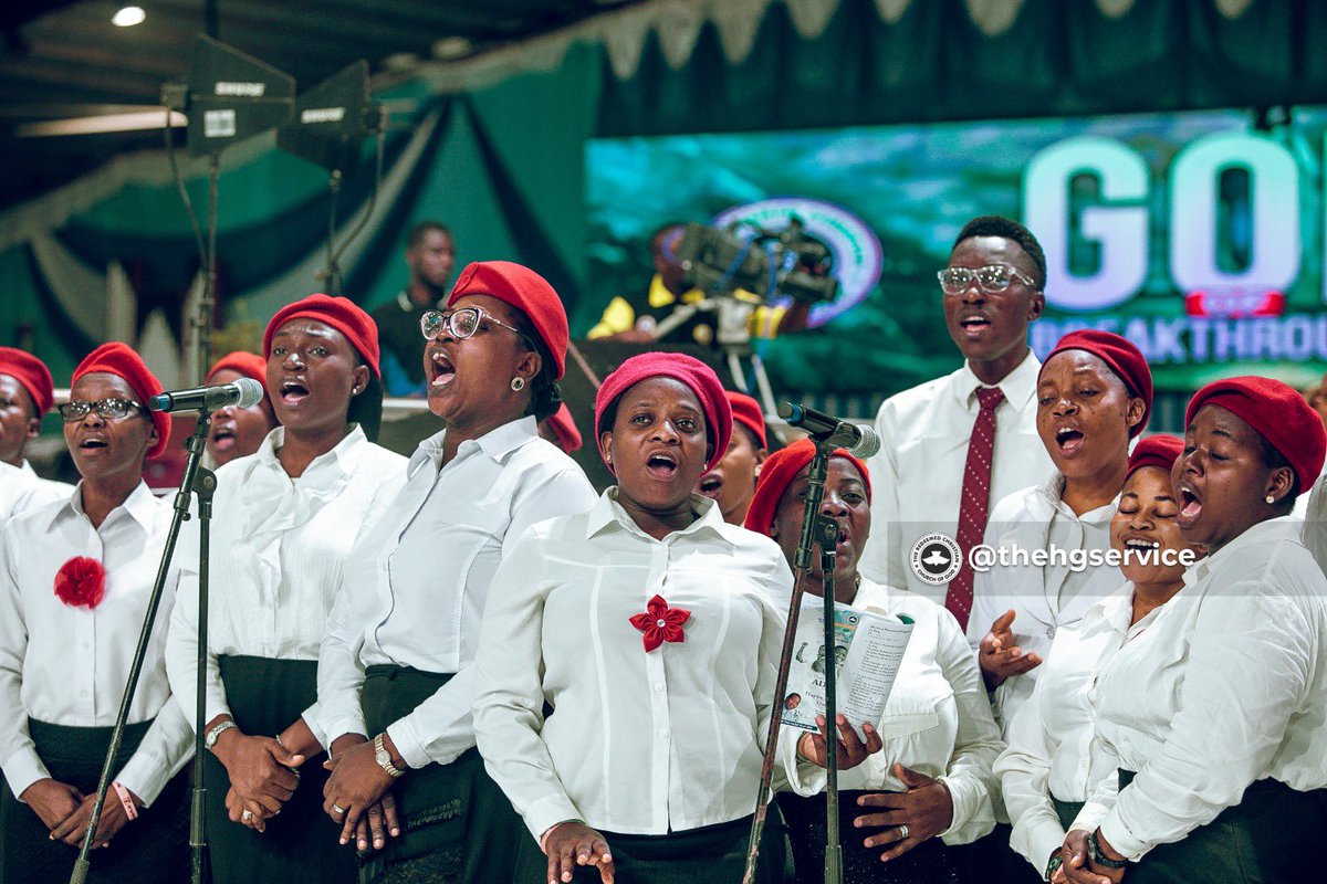 TheHGService's tweet image. 🎻🎶🎺🎶
Praise Him, praise Him 
Jesus, our blessed Redeemer 
For our sins, He suffered and bled and died
He our Rock and hope of eternal salvation...

- National Mass Choir

Thanksgiving Service 
Special Holy Ghost Service 2023
#GodOfBreakthroughs