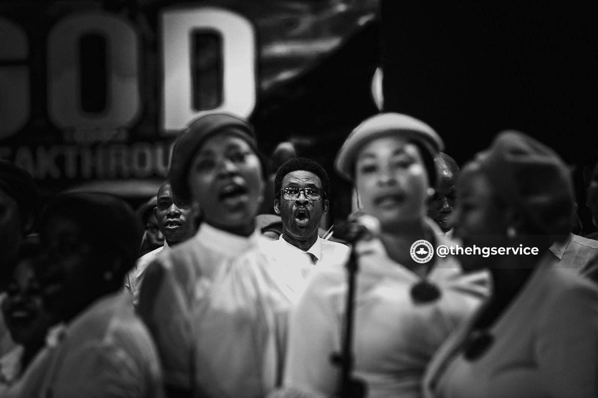 TheHGService's tweet image. 🎻🎶🎺🎶
Praise Him, praise Him 
Jesus, our blessed Redeemer 
For our sins, He suffered and bled and died
He our Rock and hope of eternal salvation...

- National Mass Choir

Thanksgiving Service 
Special Holy Ghost Service 2023
#GodOfBreakthroughs