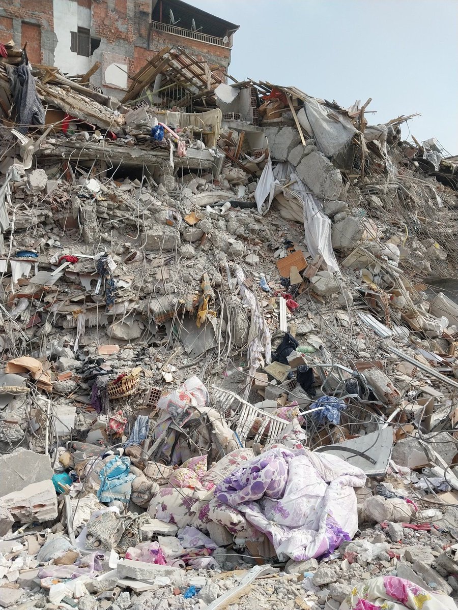 MÜCADELEMİZ GERÇEKLERİN GÖRÜLMESİNDEN İBARETTİR
Her yere yetişen <a href="/ahbap/">Ahbap</a> <a href="/AFADBaskanlik/">AFAD</a> <a href="/haluklevent/">Haluk Levent ( Ahbap Ekibi )</a> <a href="/OguzhanUgur/">Oğuzhan Uğur</a> neredesiniz 
 #MalatyaYalnızKaldı
Biz bu haldeyiz