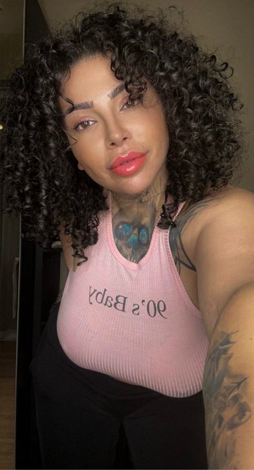 90&rsquo;s baby😊 https://t.co/X3W3eB4mUb
