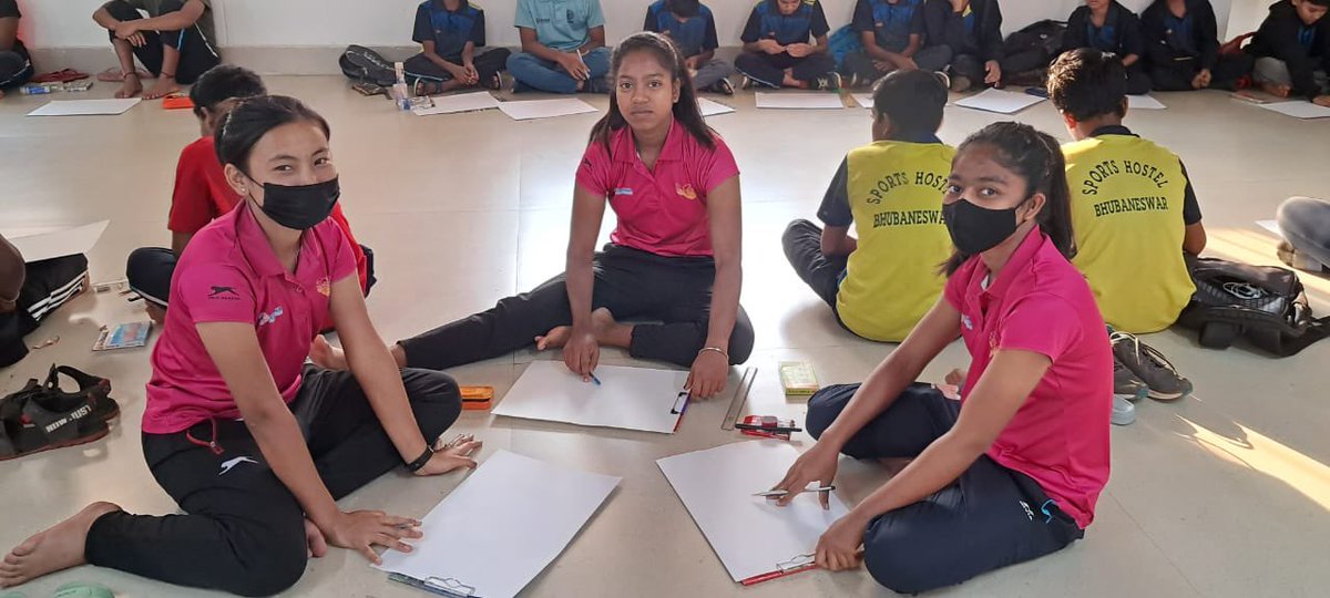NavalTata's tweet photo. To commemorate the birth anniversary of Late Biju Patnaik, @sports_odisha organised some competitions for athletes at the Kalinga Stadium 🎤

Our cadets took part in painting and extempore competitions and showcased their lovely talent ✨

 #Odisha #Painting  #ONTHHPC https://t.co/5wl8eScUUx