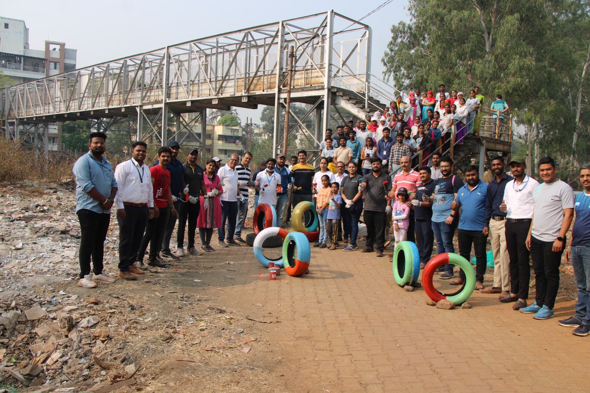 pcmcindiagovin's tweet photo. Deputy commissioner Ravikiran Ghodake, joint City Engineer Shri Pramod Ombase ,A zone Zonal officer Suchita Pansare, Assistant Health officer Shri Sabale ,
Team BASIC and all the volunteers participated in the campaign. (3/3)
#cleanPCMC #Swachhta #swachhbharatmission https://t.co/E4WMByNEEX
