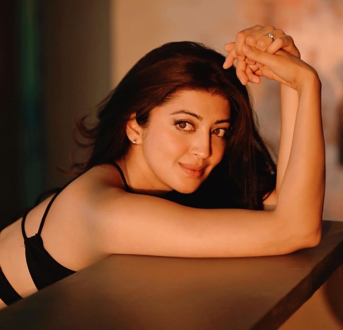 gowthamblr91's tweet photo. Pranika #keralamodel #instamodel #instabeauty #mallumodels #sexyface #hotface #facelover https://t.co/NmmJDKdUIJ