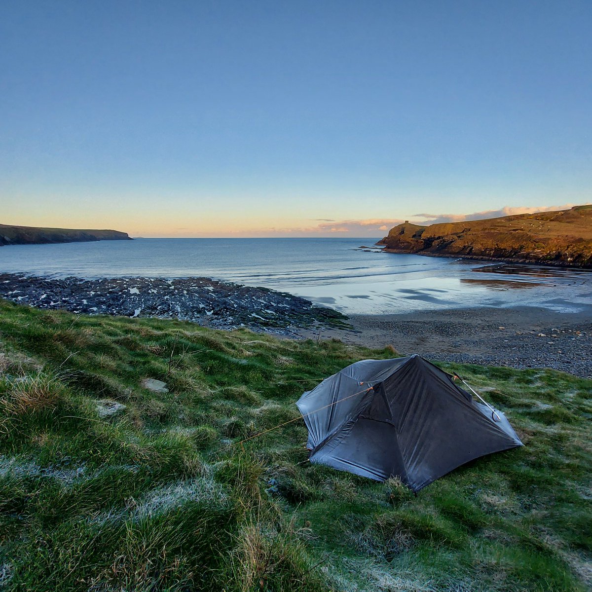 Almost one year of living in a tent and walking the Welsh coastline, removing plastics, general rubbish and discarded industrial fishing equipment from the shoreline.
#plasticpollution #plasticwaste #beachcleanups #livingoffgrid #wildcamping #coastlinecleanupwales