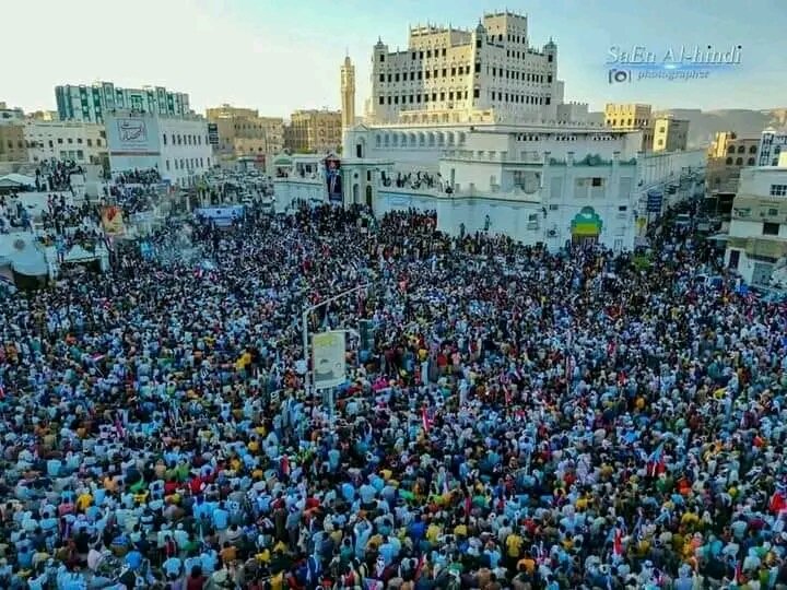 AlnamsyM1's tweet photo. @hnshy_hsyn بخاح أصبح أحد بطاريات علي محسن با يكمل كما كمل باتيس وغيره بطاريات هشتي كلهم ،،، شعب حضرموت قال كلمته https://t.co/znDlTJOYQA