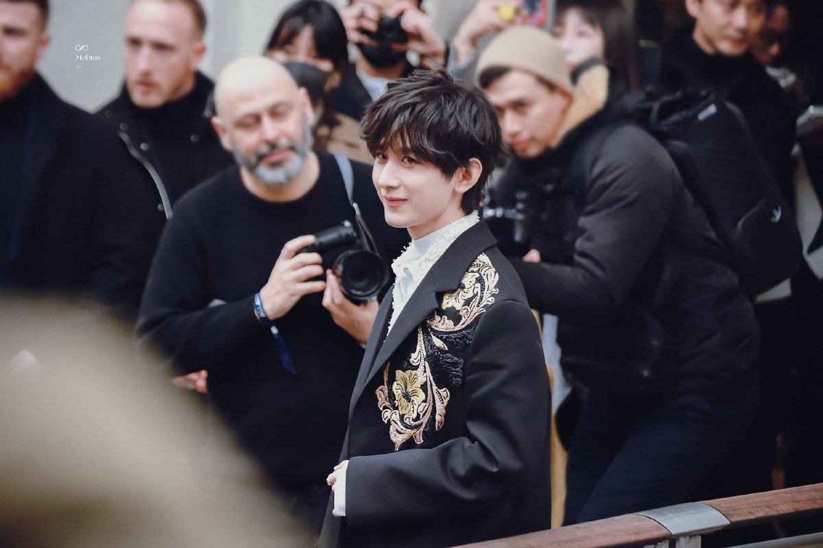 mxxxd7's tweet photo. CHENGYI FOR LANVIN
ใครไหวไปก่อนเลย อี้เกอหล่อไม่ไหว นี่คนจริงๆใช่ไหมทำไมหล่อราวเทพบุตรเดินดิน^^
#เฉิงอี้ #ChengYi @Lanvin
#ChengYixLanvinFW23 https://t.co/paVavKsbyF
